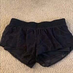 Lululemon City sky run by shorts